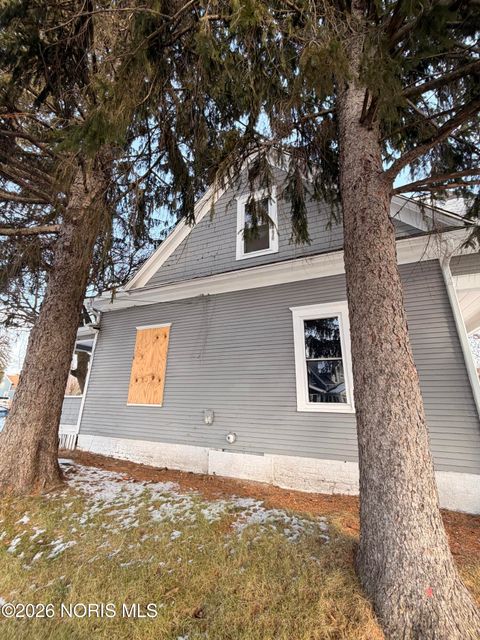 Tiny photo for 150 W Park Street, Toledo, OH 43608 (MLS # 10002723)