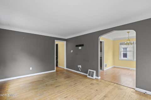 Tiny photo for 2424 Beaufort Avenue, Toledo, OH 43613 (MLS # 10011768)