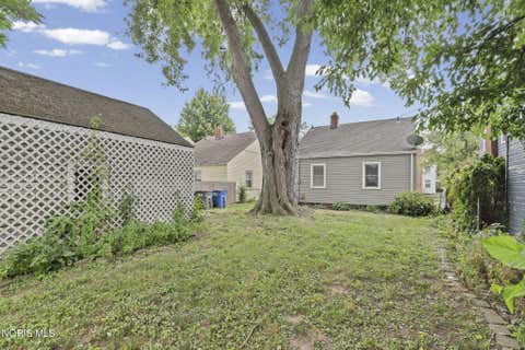 Tiny photo for 2424 Beaufort Avenue, Toledo, OH 43613 (MLS # 10011768)