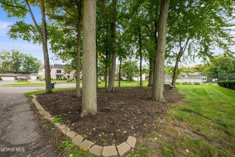 Tiny photo for 6562 Woodhall Drive #4, Sylvania, OH 43560 (MLS # 10014285)