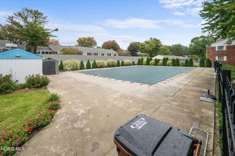 Tiny photo for 6562 Woodhall Drive #4, Sylvania, OH 43560 (MLS # 10014285)