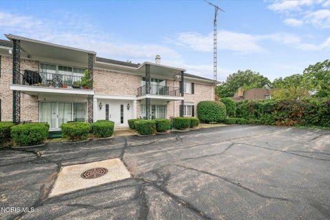 Tiny photo for 6562 Woodhall Drive #4, Sylvania, OH 43560 (MLS # 10014285)