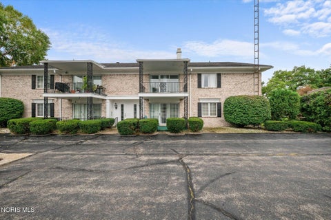 Tiny photo for 6562 Woodhall Drive #4, Sylvania, OH 43560 (MLS # 10014285)