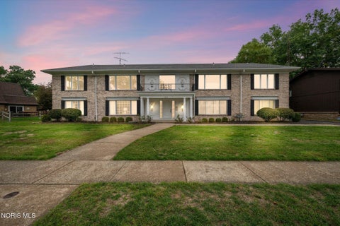 Condo For Sale - 6562 Woodhall Drive #4<br/> Sylvania, OH 43560