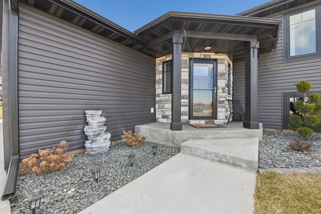 Photo of 1009 3rd Avenue, Goodhue, MN 55027 (MLS # 7008154)