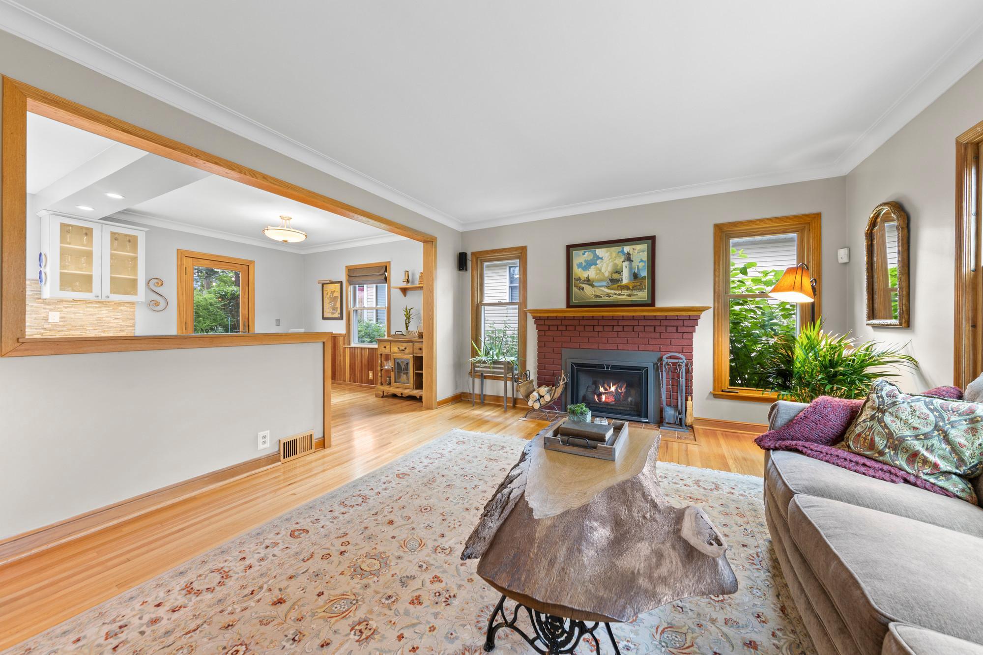 3147 Webster Avenue S
