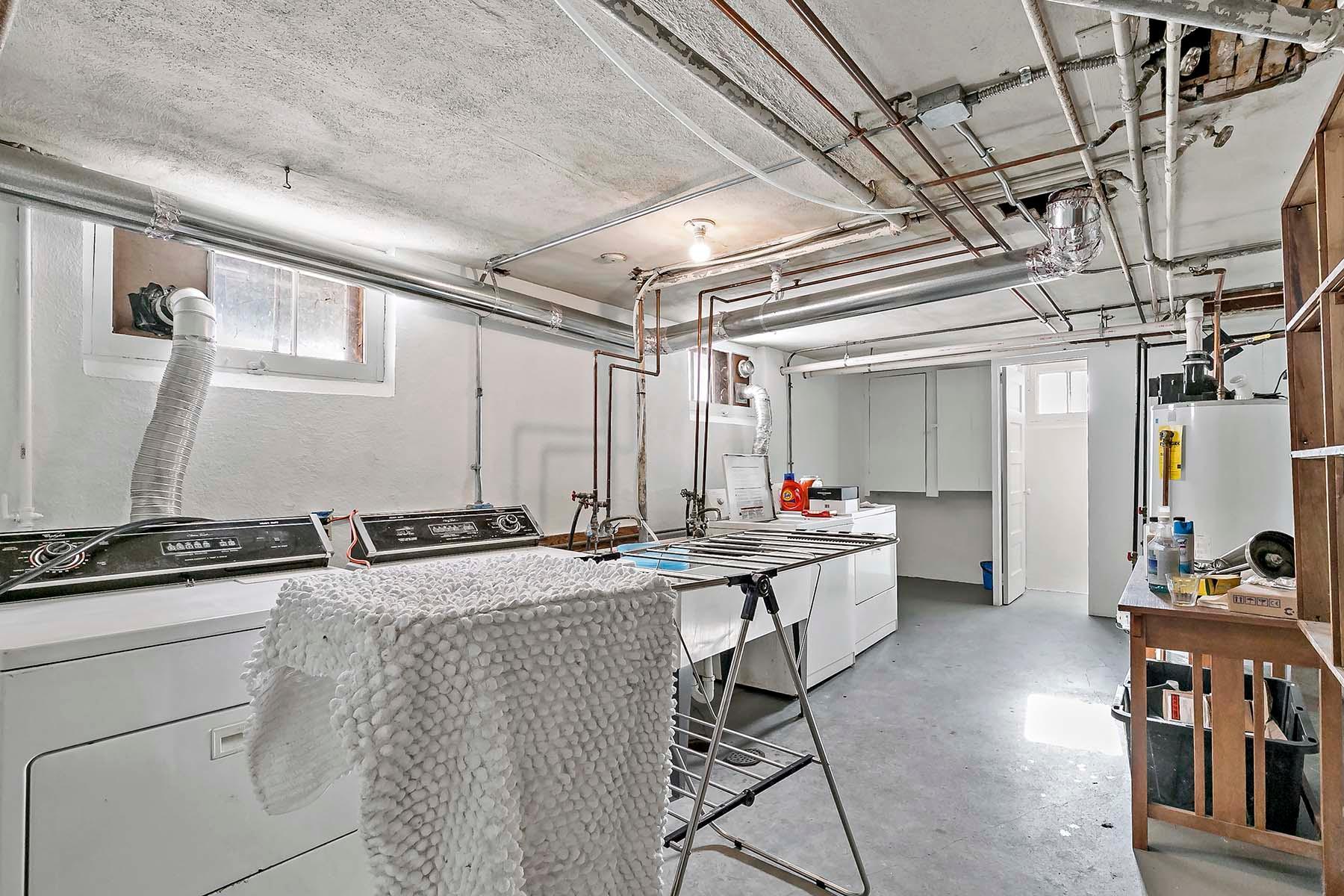 201 W Minnehaha Parkway