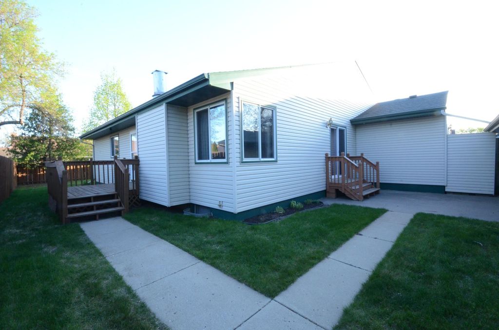 Photo of 307 12th Avenue E, West Fargo, ND 58078 (MLS # 7075883)