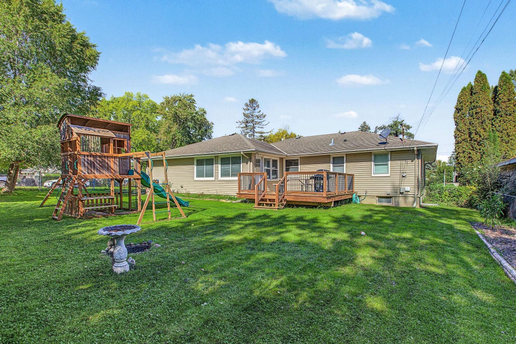 Photo of 410 Thompson Avenue E, West Saint Paul, MN 55118 (MLS # 7162588)
