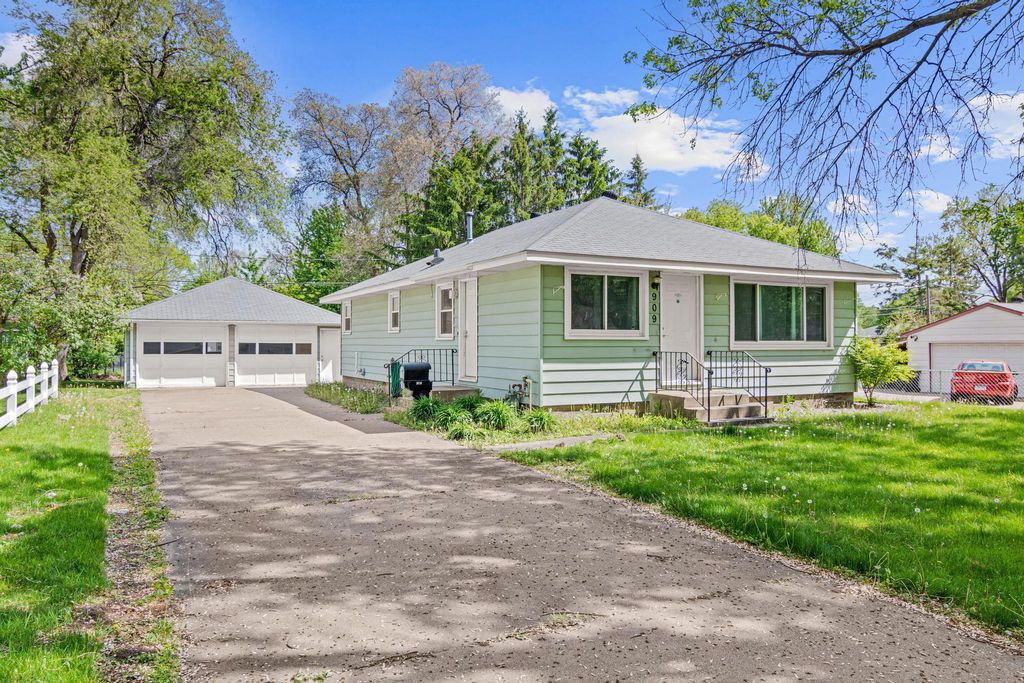 Photo of 909 Jefferson Street, Anoka, MN 55303 (MLS # 7072312)