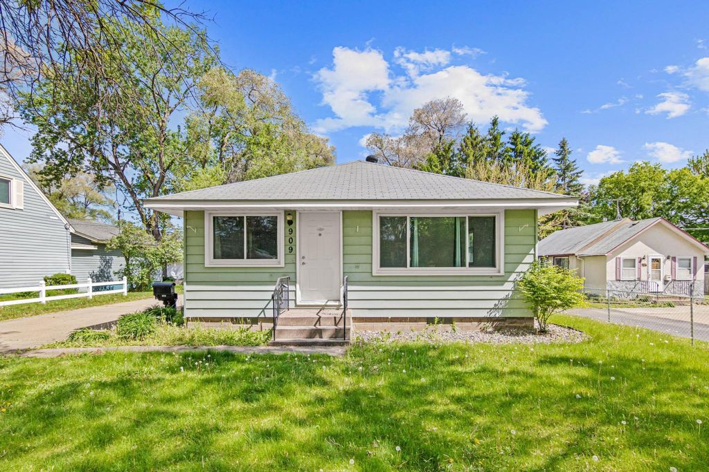 Photo of 909 Jefferson Street, Anoka, MN 55303 (MLS # 7072312)