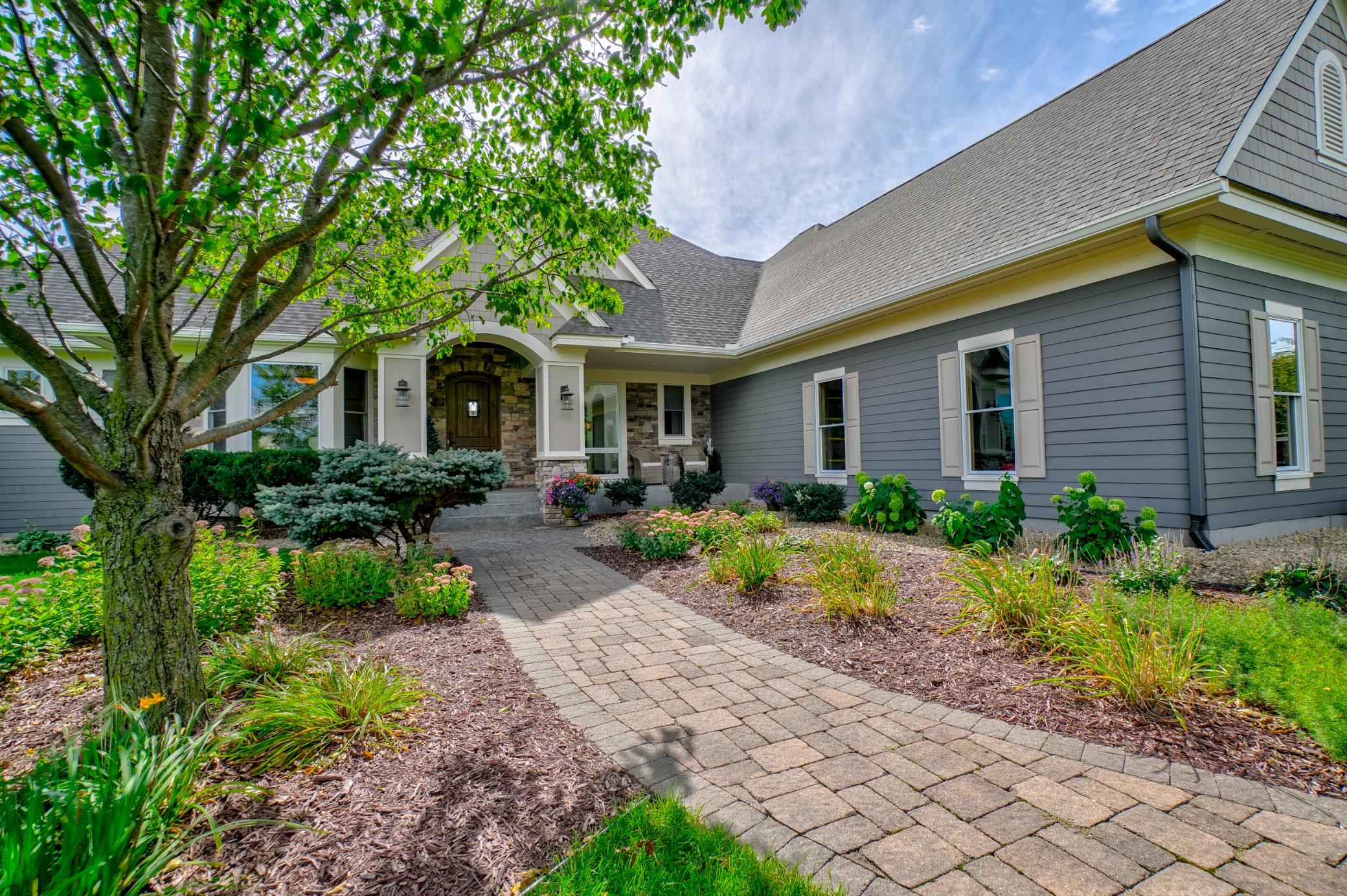 2928 Jonquil Trail N
