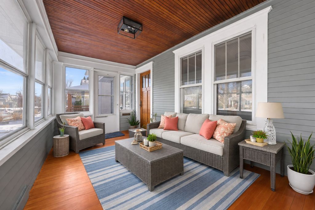 Photo of 1272 Randolph Avenue, Saint Paul, MN 55105 (MLS # 7024740)