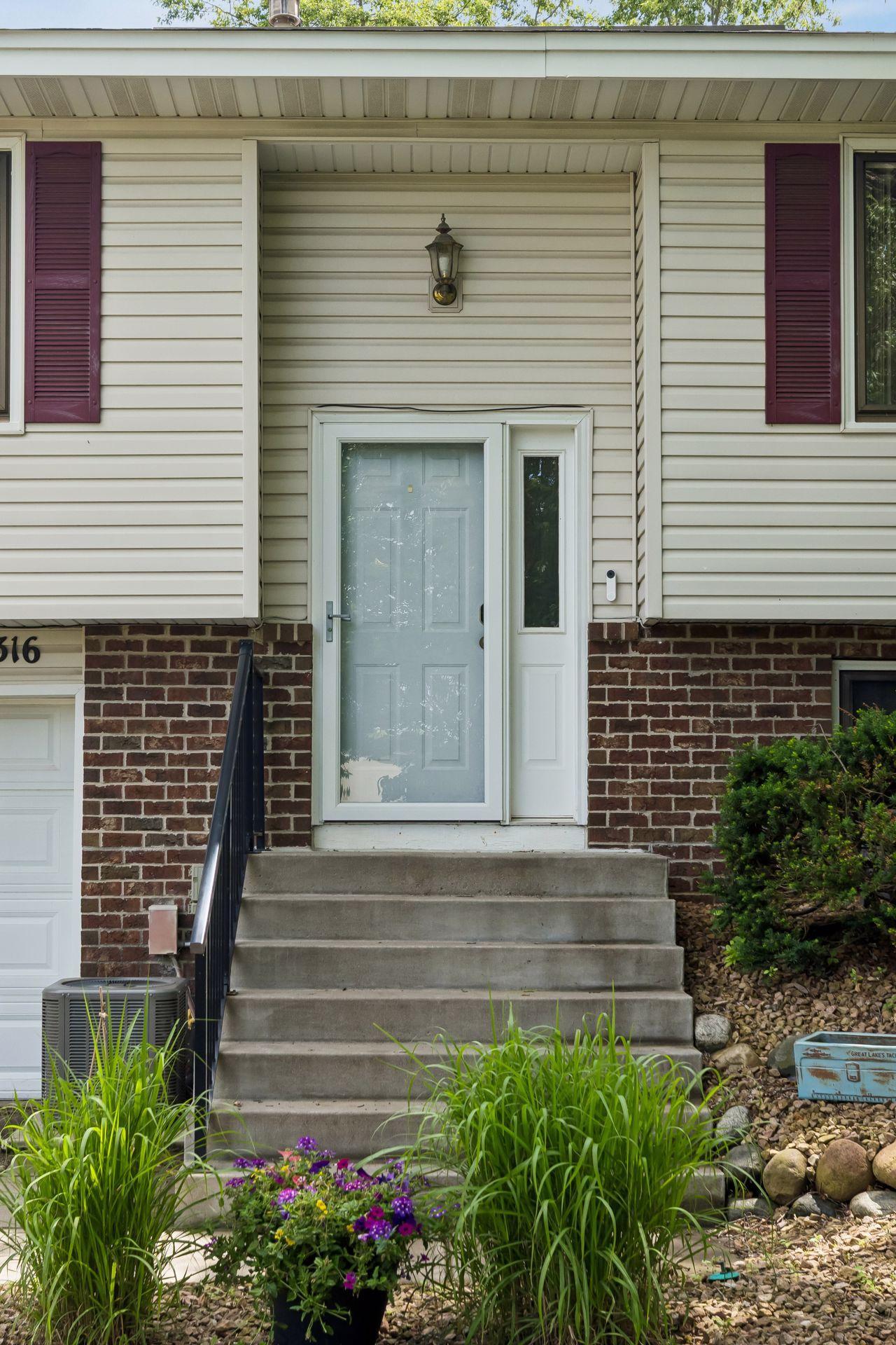 4316 Thornhill Lane