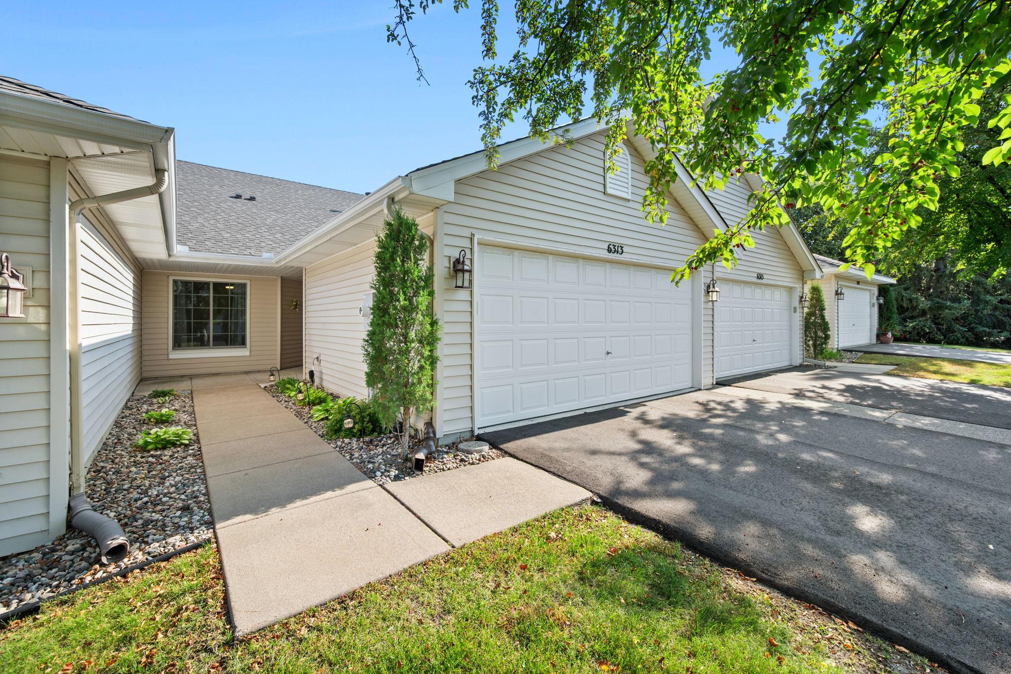6313 Brook Lane