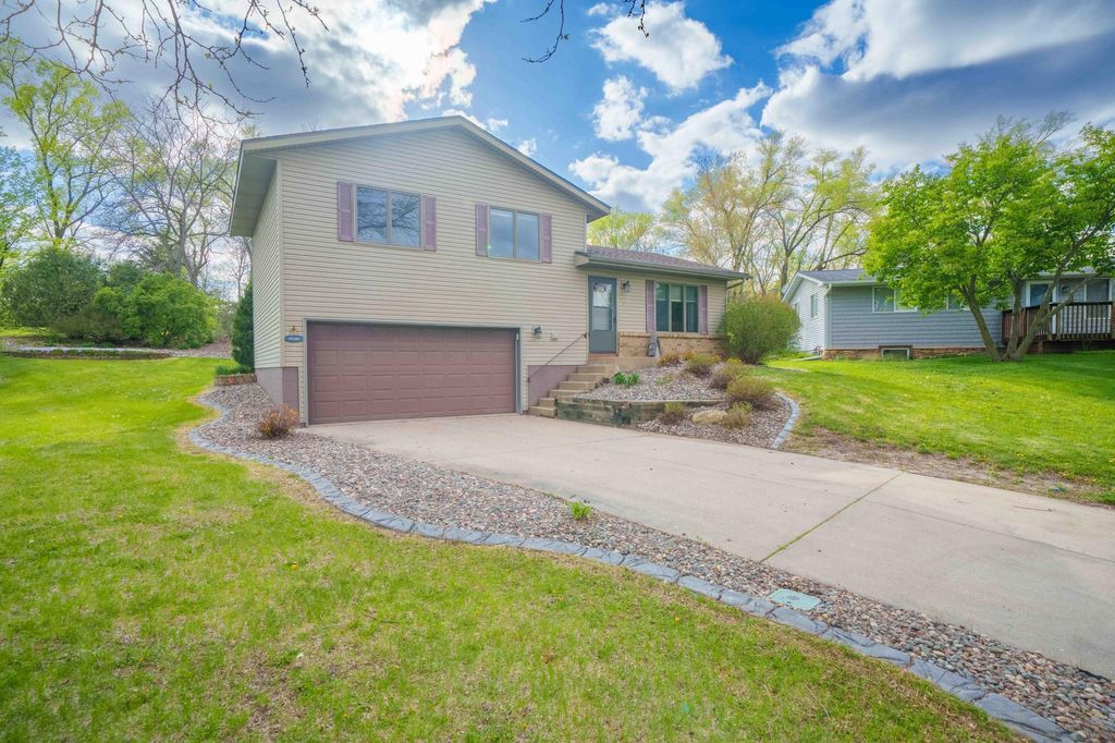 Photo of 117 Vineyard Street, Cannon Falls, MN 55009 (MLS # 7069774)