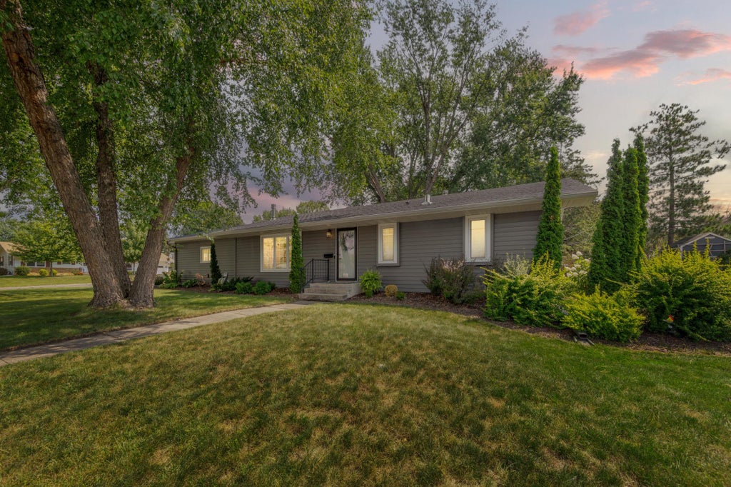 Photo of 1019 Valley View Road, Faribault, MN 55021 (MLS # 7133191)
