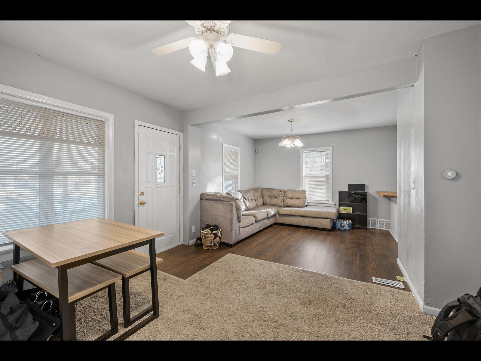 2631 Thomas Avenue N