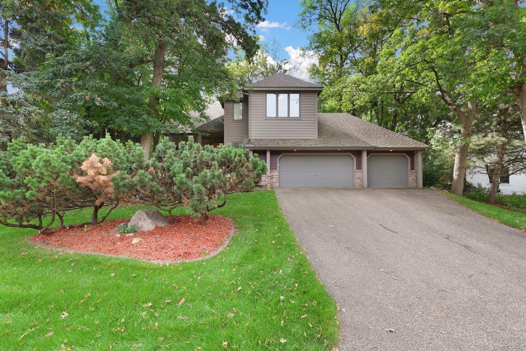 Photo of 12068 Gantry Lane, Apple Valley, MN 55124 (MLS # 6822453)