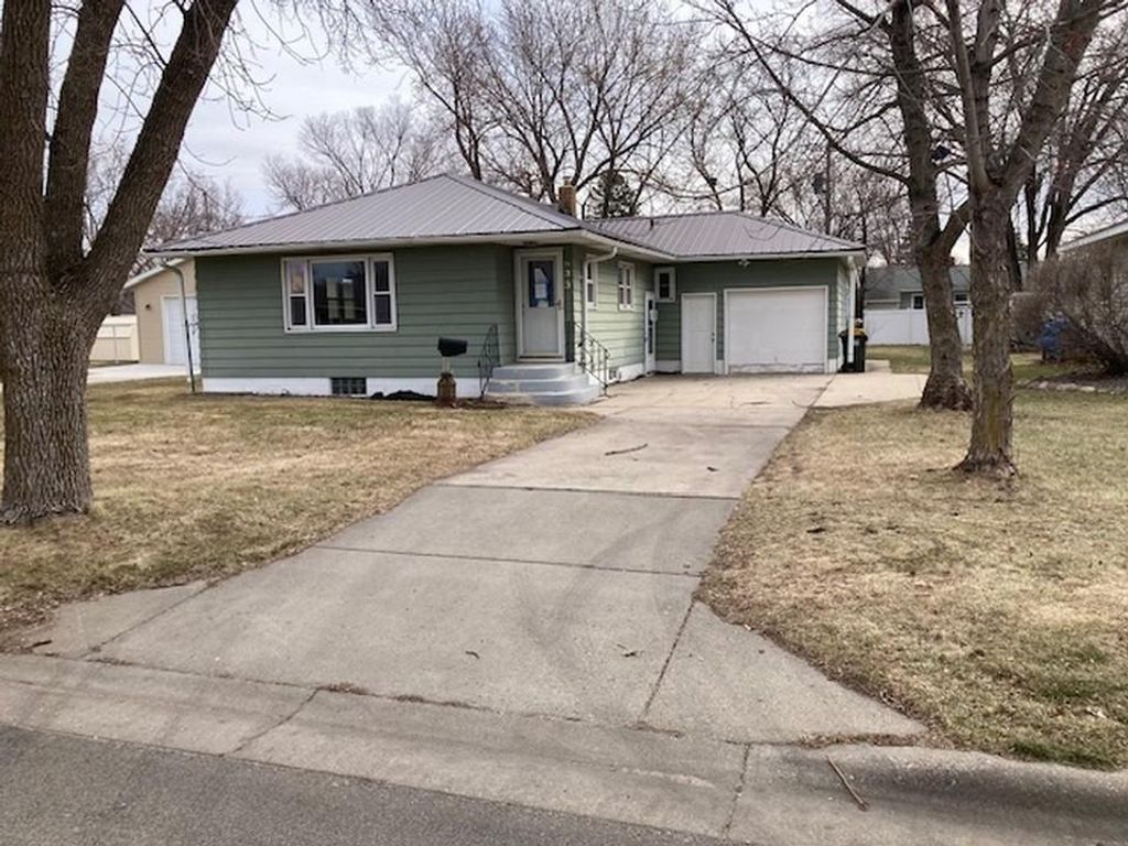 Photo of 633 Stearns Avenue, Paynesville, MN 56362 (MLS # 7053236)