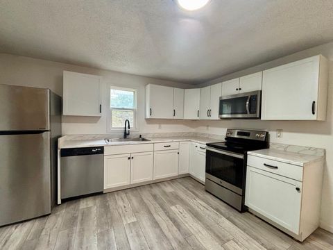 Photo of 308 S 11th Street, Montevideo, MN 56265 (MLS # 6800382)