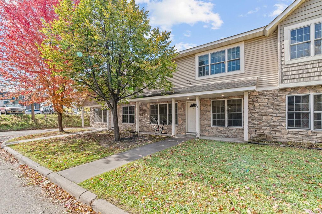 Photo of 1883 Garden Way, Saint Paul, MN 55119 (MLS # 6823956)