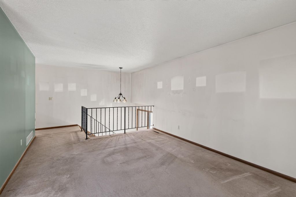 Photo of 3915 Gershwin Avenue N, Oakdale, MN 55128 (MLS # 7109032)