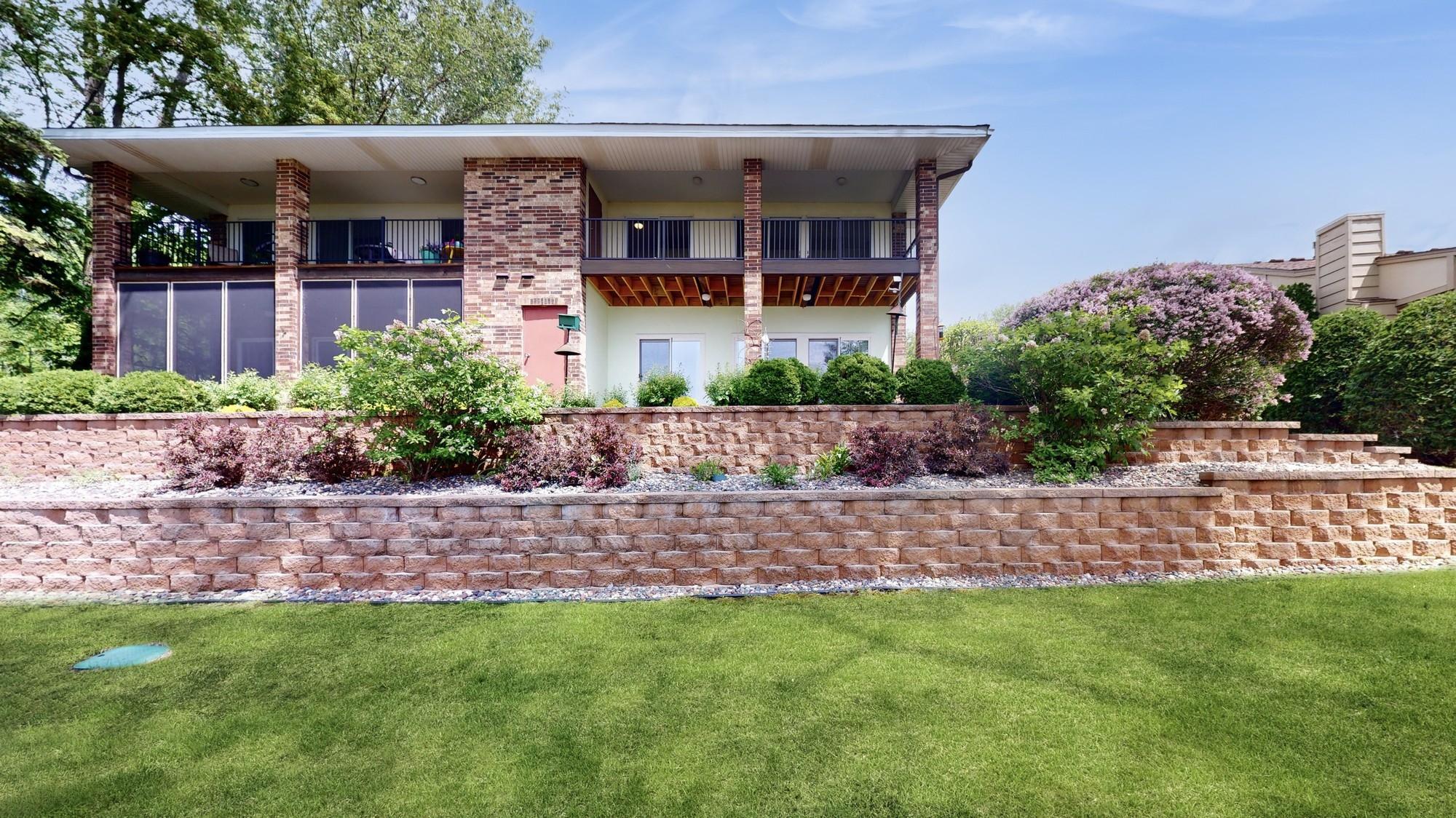 1299 Black Oaks Court N 1D