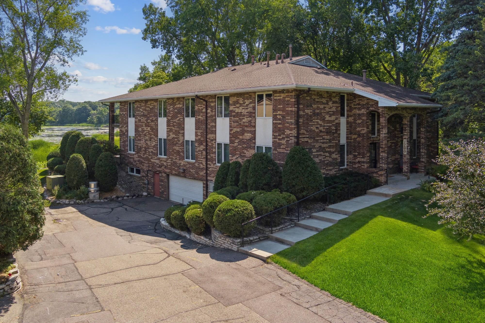1299 Black Oaks Court N 1D