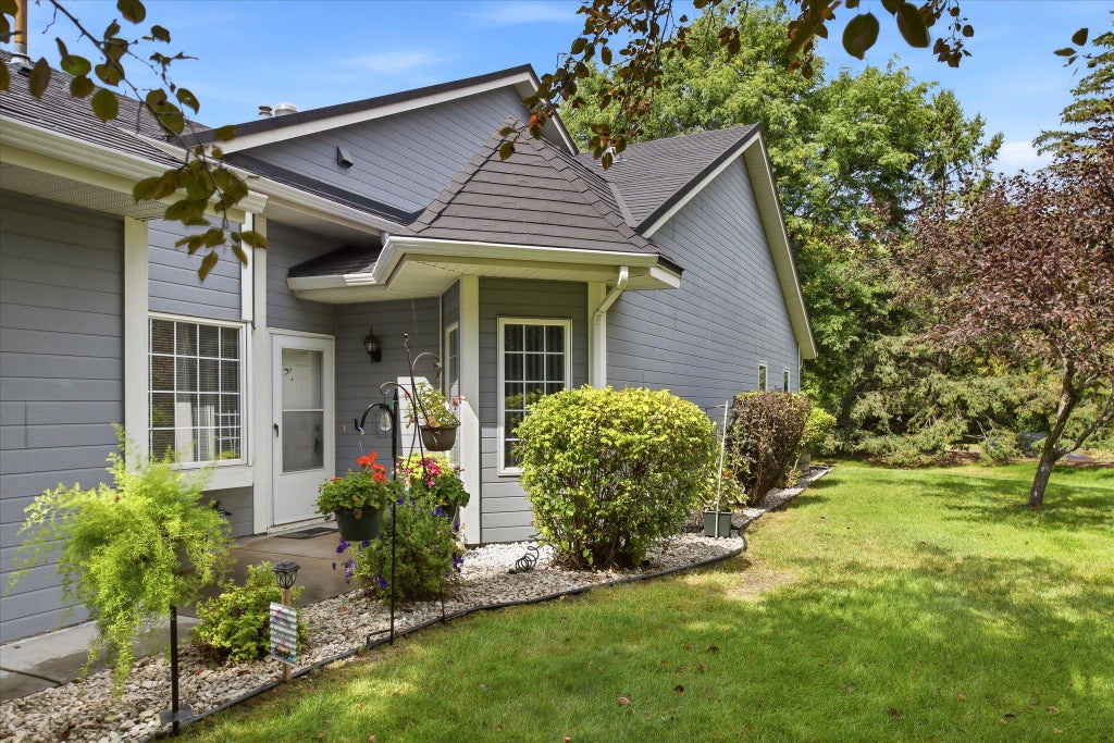 Photo of 2707 River Hills Drive S, Burnsville, MN 55337 (MLS # 7120823)