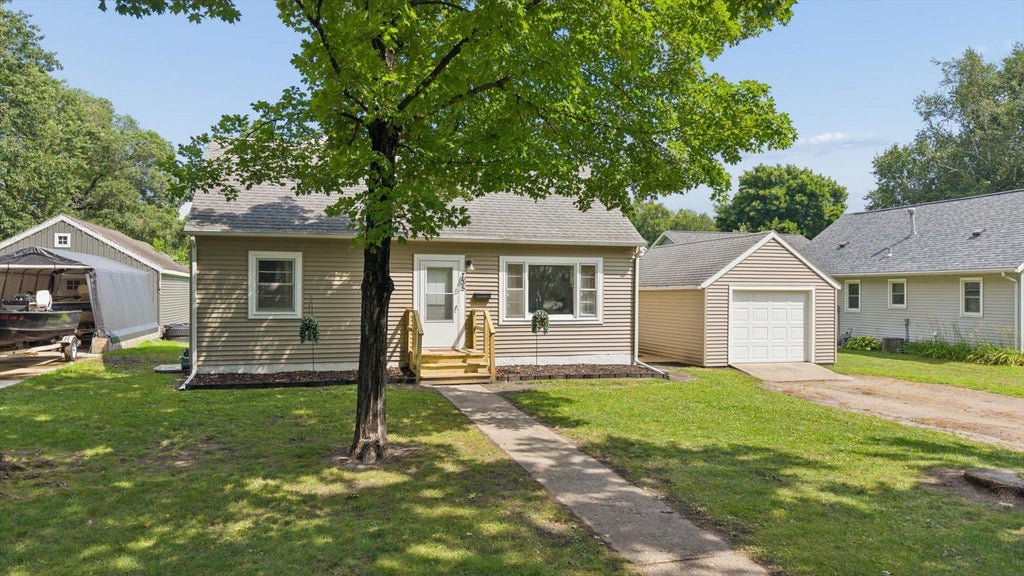 Photo of 735 E 2nd Street, Litchfield, MN 55355 (MLS # 7116189)