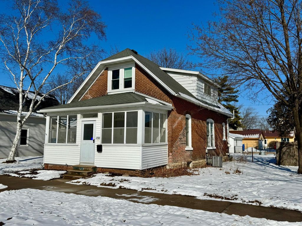 Photo of 358 E Wabasha (7th) Street, Winona, MN 55987 (MLS # 7015103)