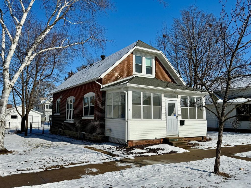 Photo of 358 E Wabasha (7th) Street, Winona, MN 55987 (MLS # 7015103)