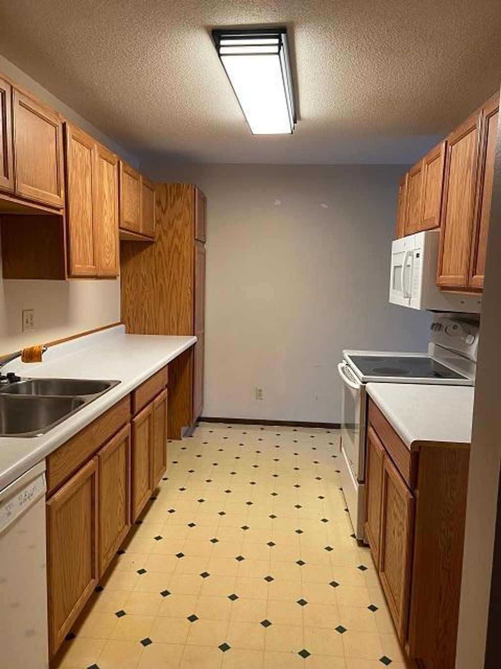 Photo of 132 Demont Avenue E #221, Little Canada, MN 55117 (MLS # 7010268)