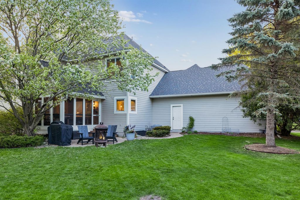 Photo of 10423 Raleigh Road, Woodbury, MN 55129 (MLS # 7075158)