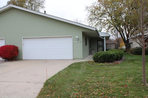 Photo of 520 Graham Street SW, Hutchinson, MN 55350 (MLS # 6815207)