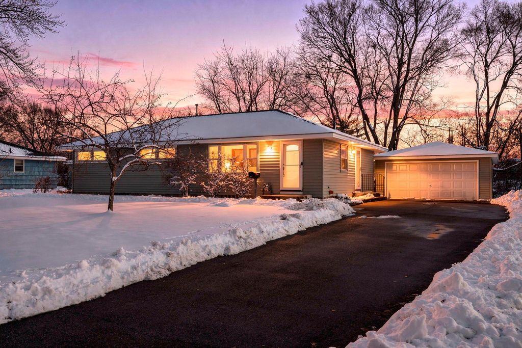 Photo of 9701 Oakland Avenue, Bloomington, MN 55420 (MLS # 7023816)