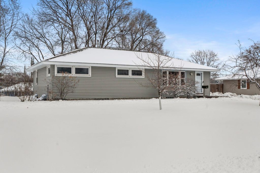 Photo of 9701 Oakland Avenue, Bloomington, MN 55420 (MLS # 7023816)
