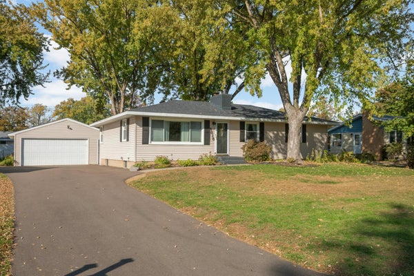 4815 SHARON LN, SAINT PAUL, MN 55110 - Image 00a2023f700b97bb2ef3bf347cc49b5f/3774291779