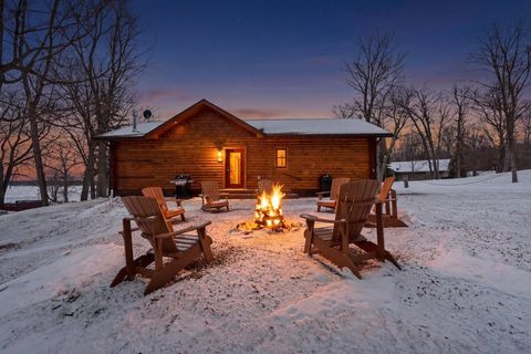 #525 Trapper's Landing Lodge Merit Way Walker MN 56484
