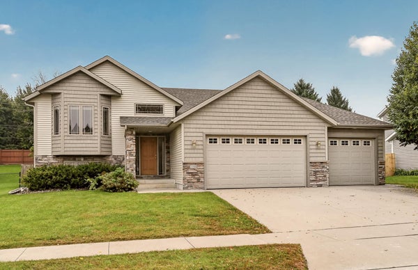 3588 HART LN SW, ROCHESTER, MN 55902 - Image 00a610039cb08574f76dffeb842bf82a/3595566782