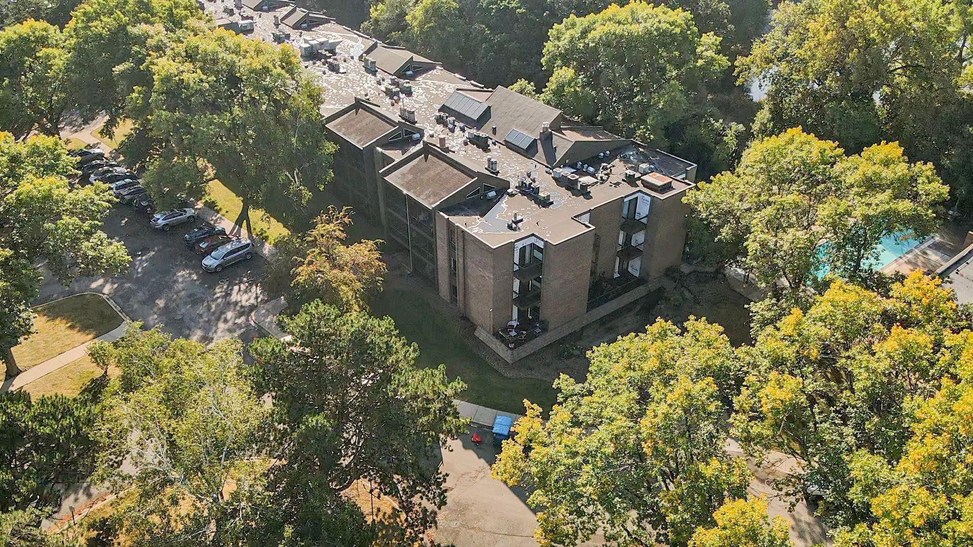 6105 Lincoln Drive 136