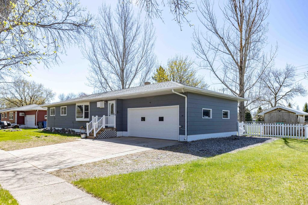 Photo of 702 3rd Avenue SE, Barnesville, MN 56514 (MLS # 7072185)