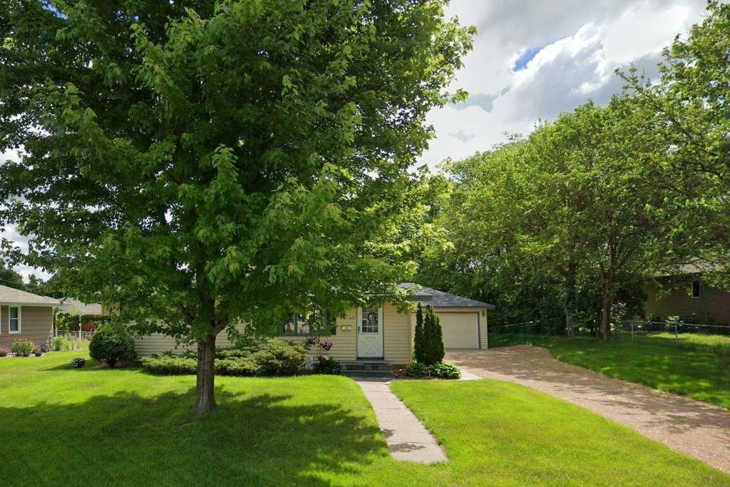 Photo of 9109 Queen Avenue S, Bloomington, MN 55431 (MLS # 7050939)