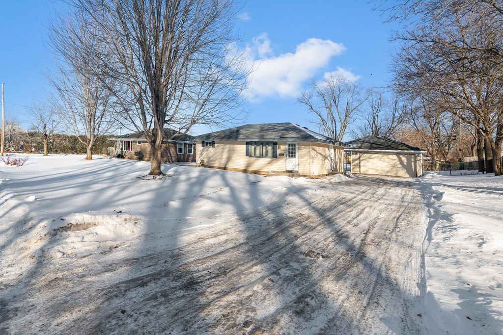 Photo of 9109 Queen Avenue S, Bloomington, MN 55431 (MLS # 7050939)