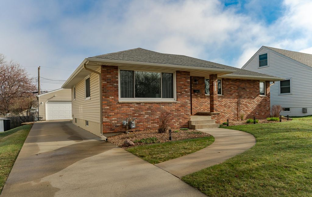 Photo of 1843 17 1/2 Street NW, Rochester, MN 55901 (MLS # 7053986)