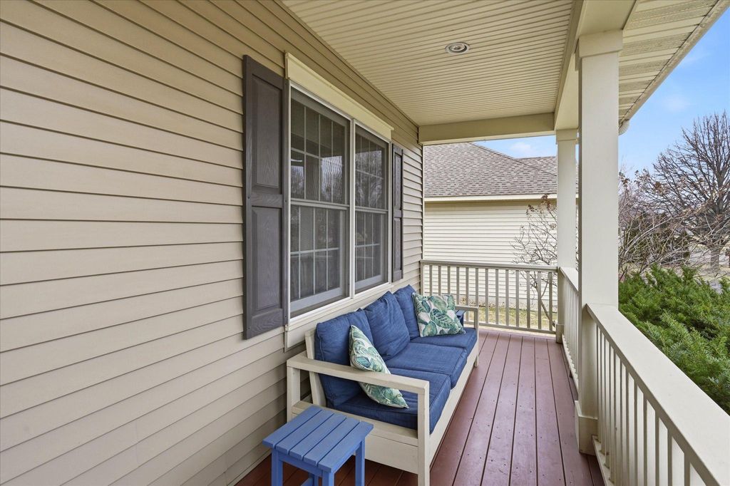 Photo of 10827 Jersey Drive N, Brooklyn Park, MN 55445 (MLS # 7053349)