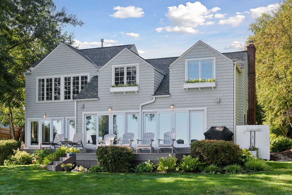 Photo of 215 W Point Road, Tonka Bay, MN 55331 (MLS # 6793231)