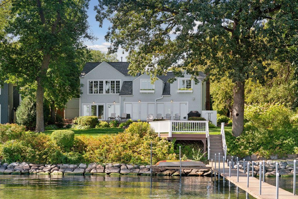 Photo of 215 W Point Road, Tonka Bay, MN 55331 (MLS # 6793231)