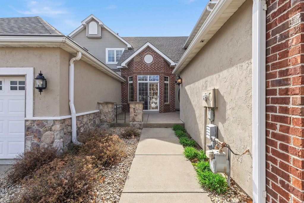 Photo of 13956 Shoreside Court, Savage, MN 55378 (MLS # 7063819)